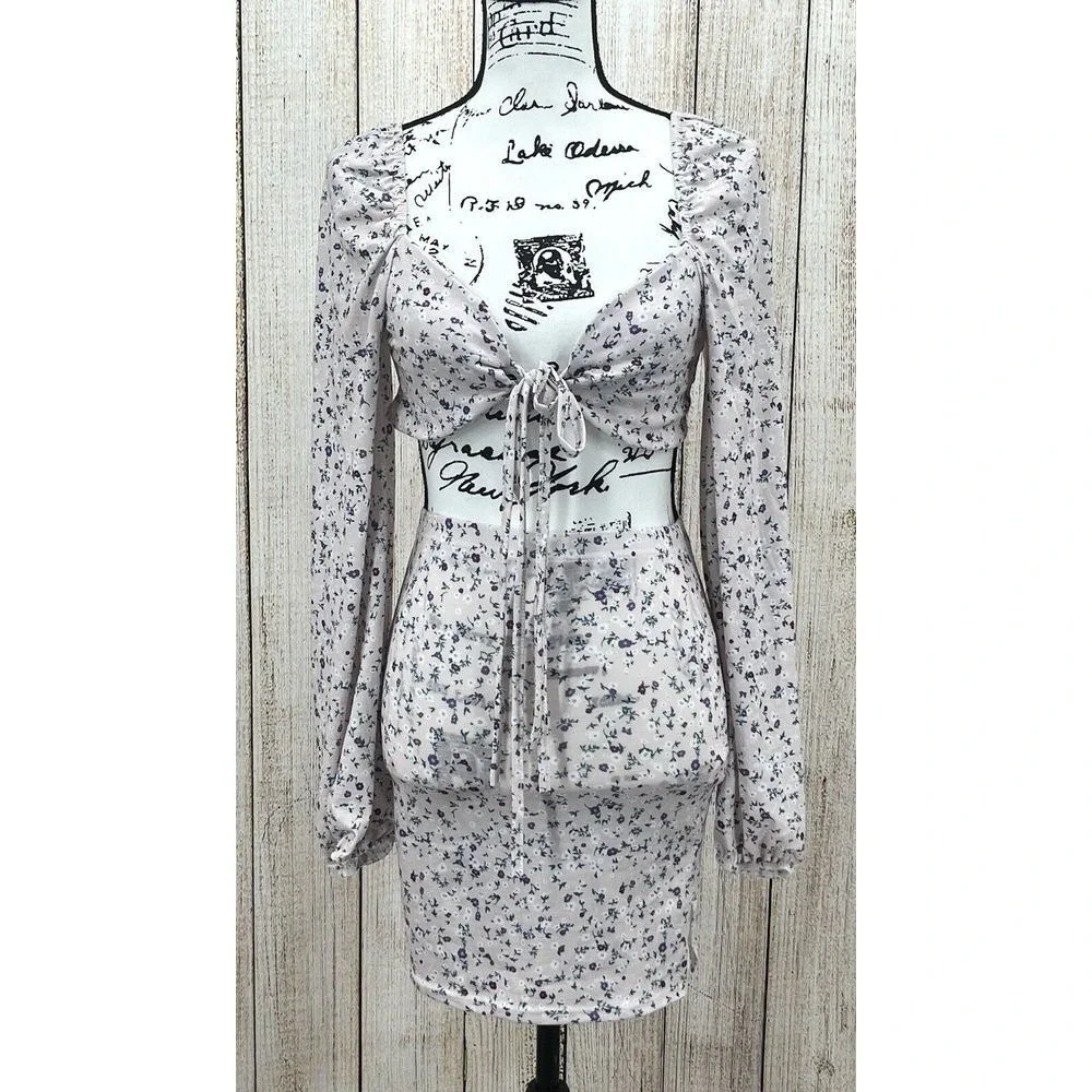 Pretty Little Thing Size 4 Lavender Ditsy‎ Floral Print Crop Top and Mini Skirt